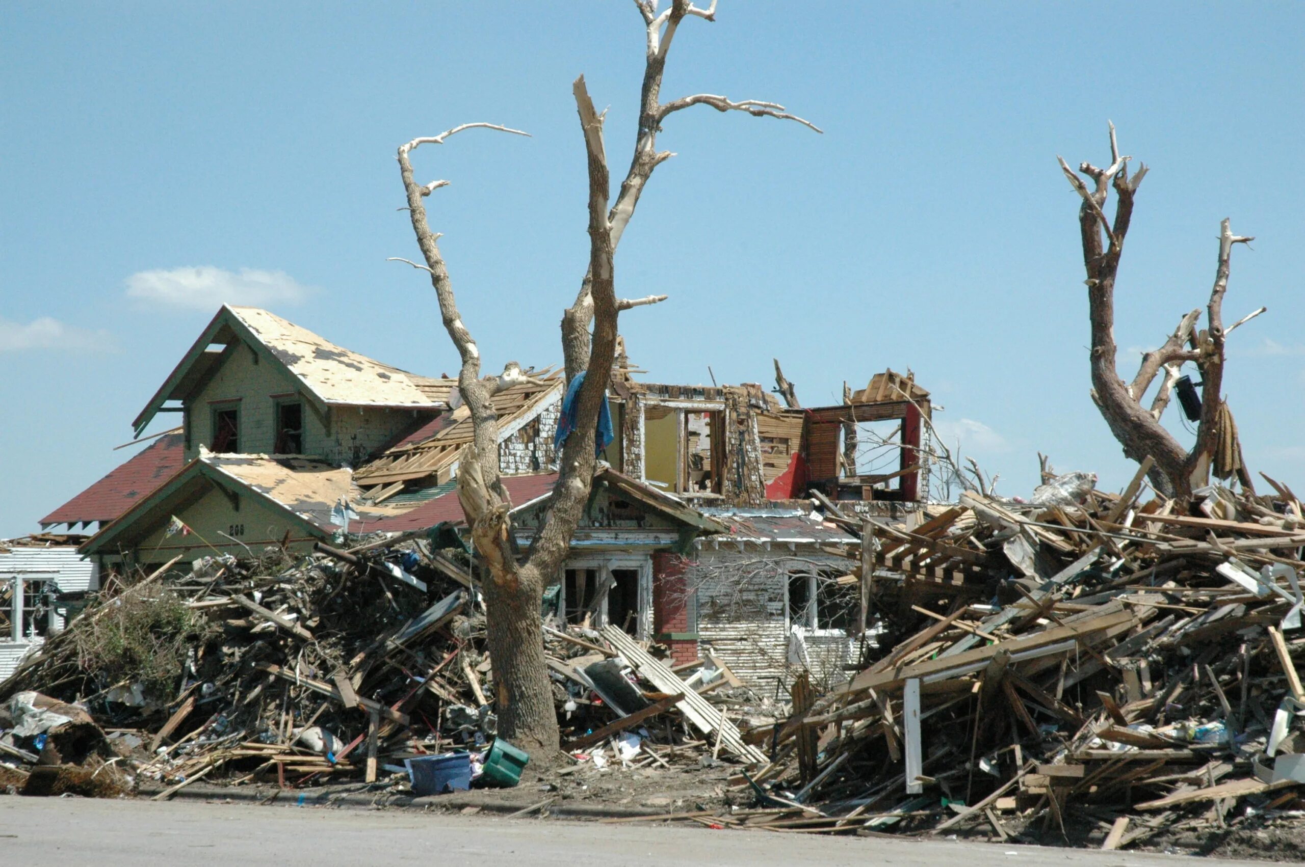 Разрушения после Торнадо. Разрушения от урагана. Стихийные бедствия ураган.