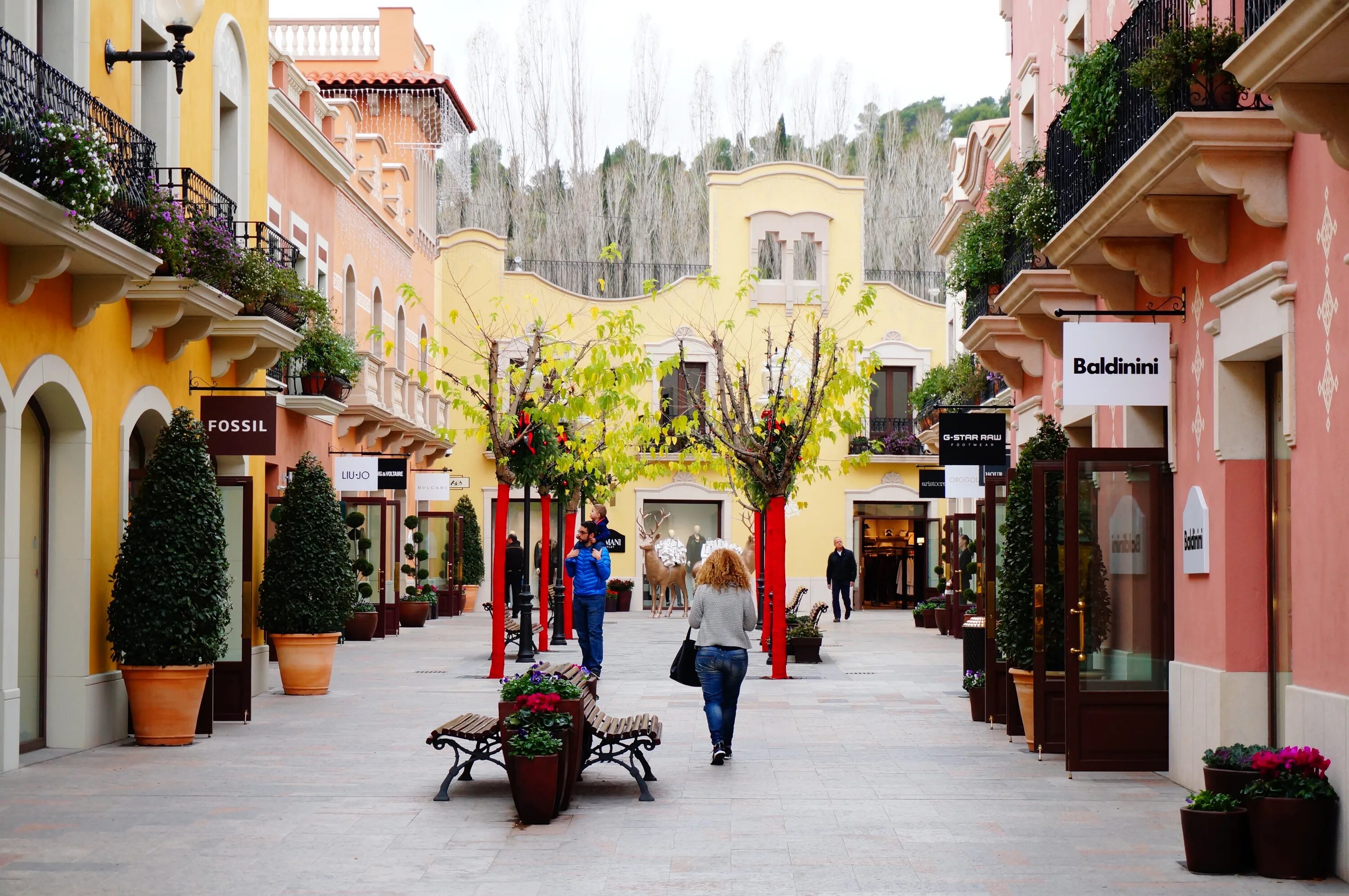 Roca village барселона. Ла рока вилладж испания. La roca village outlet. La roca village outlet barcelona. La roca village outlet.