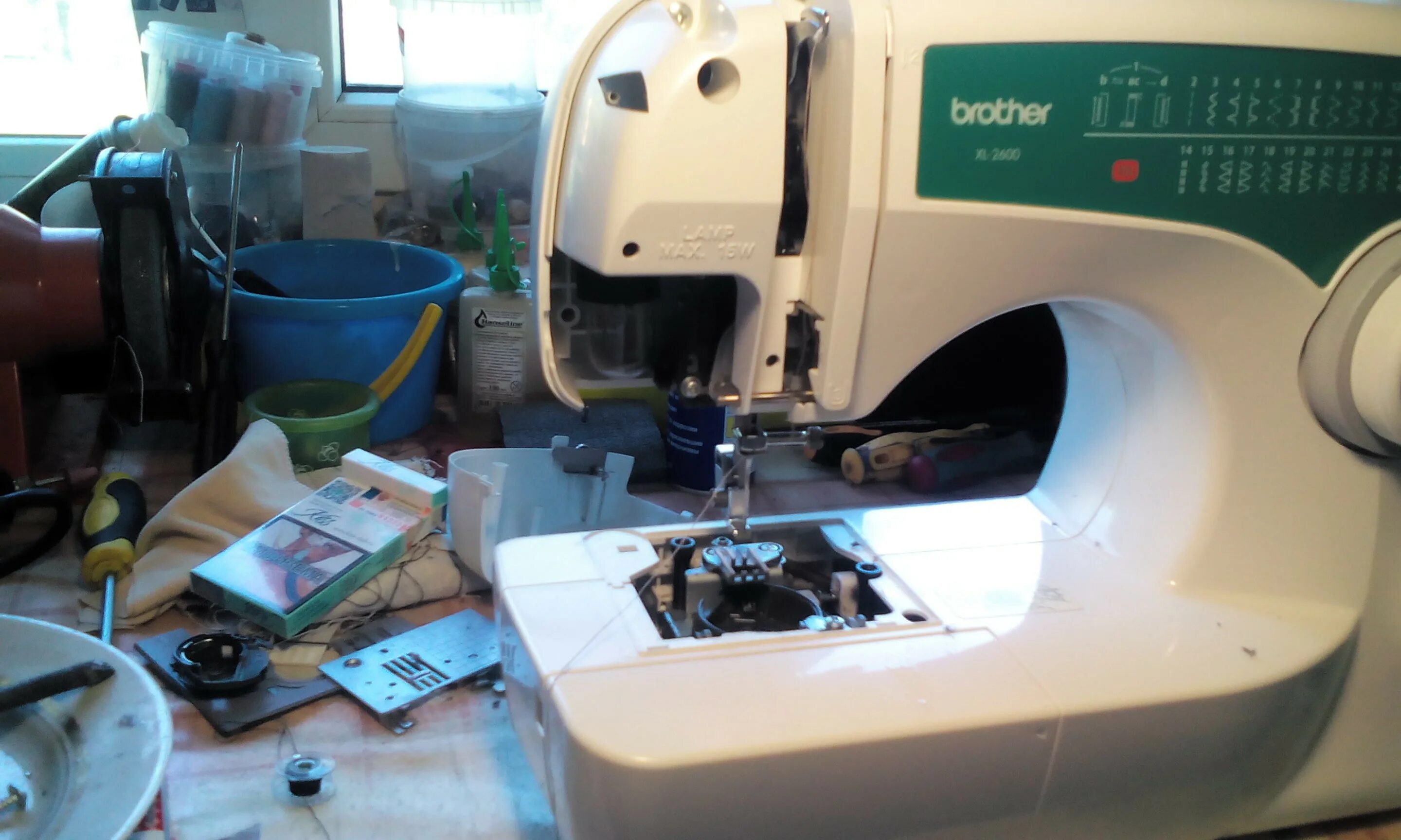 Ремонт швейных машин на дому частный. Механик швейного оборудования. Наладка швейных машин. Наладчик швейных машин. Наладчик швейных машин.
