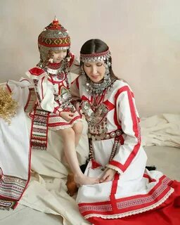 Национальный костюм семья