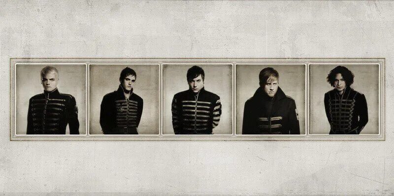 My chemical romance 2002. Mcr black parade обложка. My chemical romance to the end. My chemical romance to the end. Heaven help us my chemical romance.