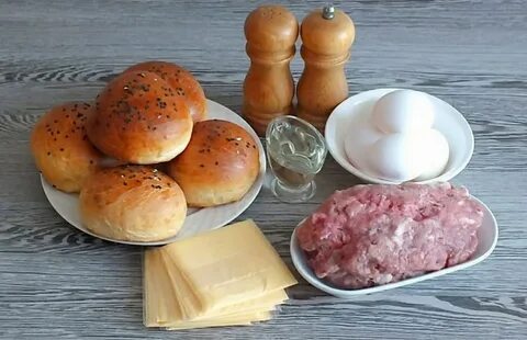 Маффин с яйцом и свиной