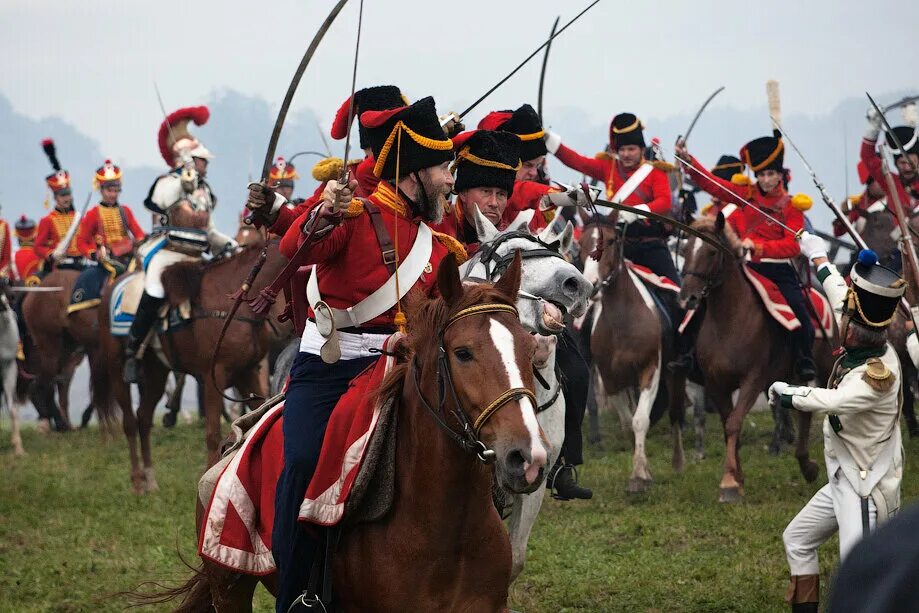 Реконструкция бородино. Бородинское сражение 1812 реконструкция. Бородинская битва реконструкция. Реконструкция 1812 года Бородино казаки. Реконструкция «Бородинское сражение 1812 год».