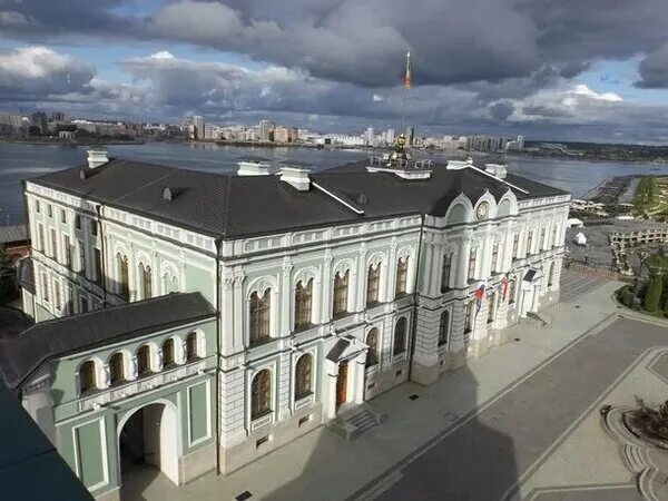 File:Kazan building in kremlin.jpg - Wikipedia