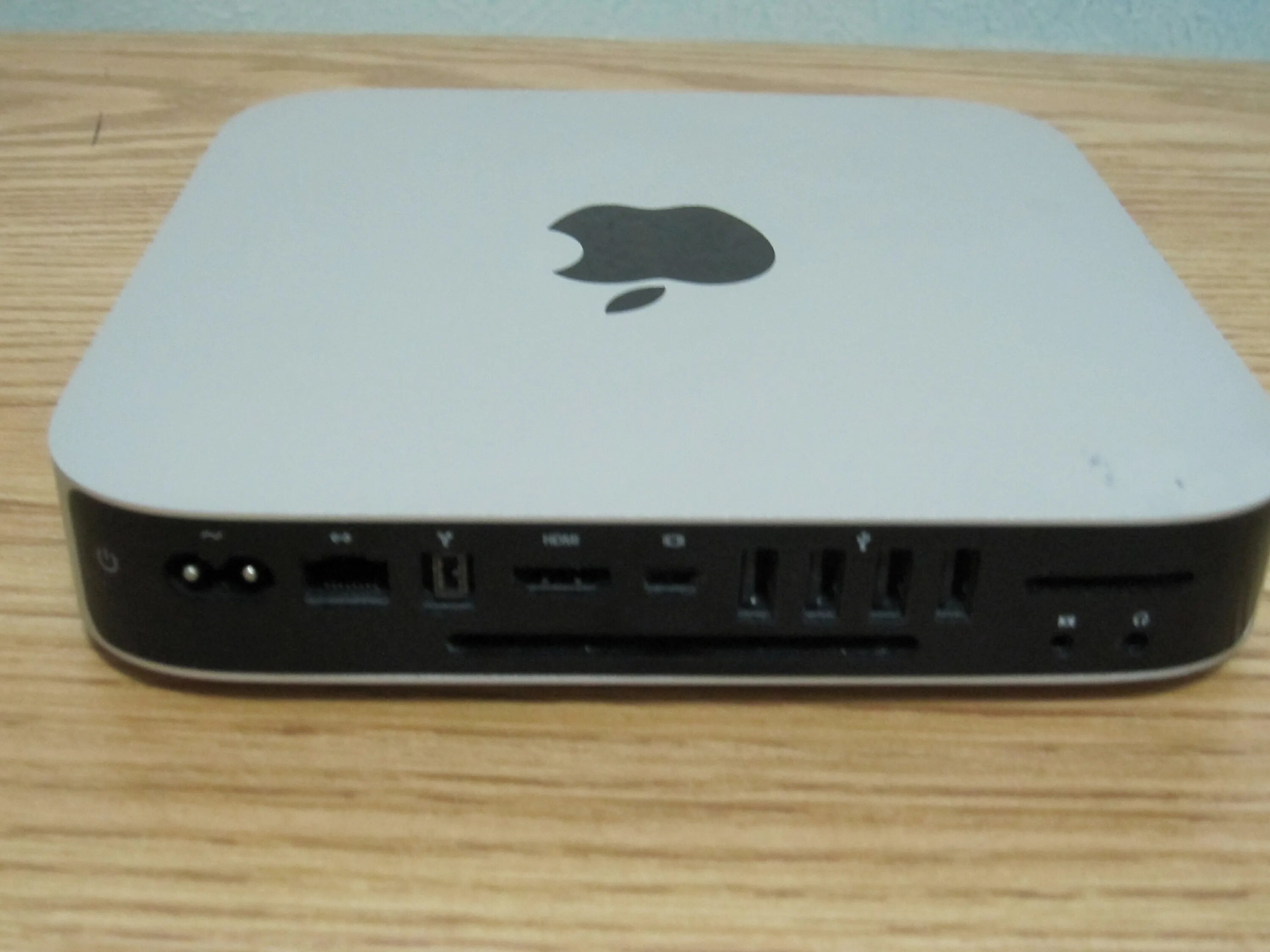 Mini core 2. Mac mini 2010. apple mac mini 2010. mac mini mid 2010 2.66 4gb. mac mini 2010 порты.
