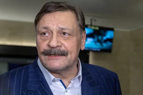 Уволили из театра