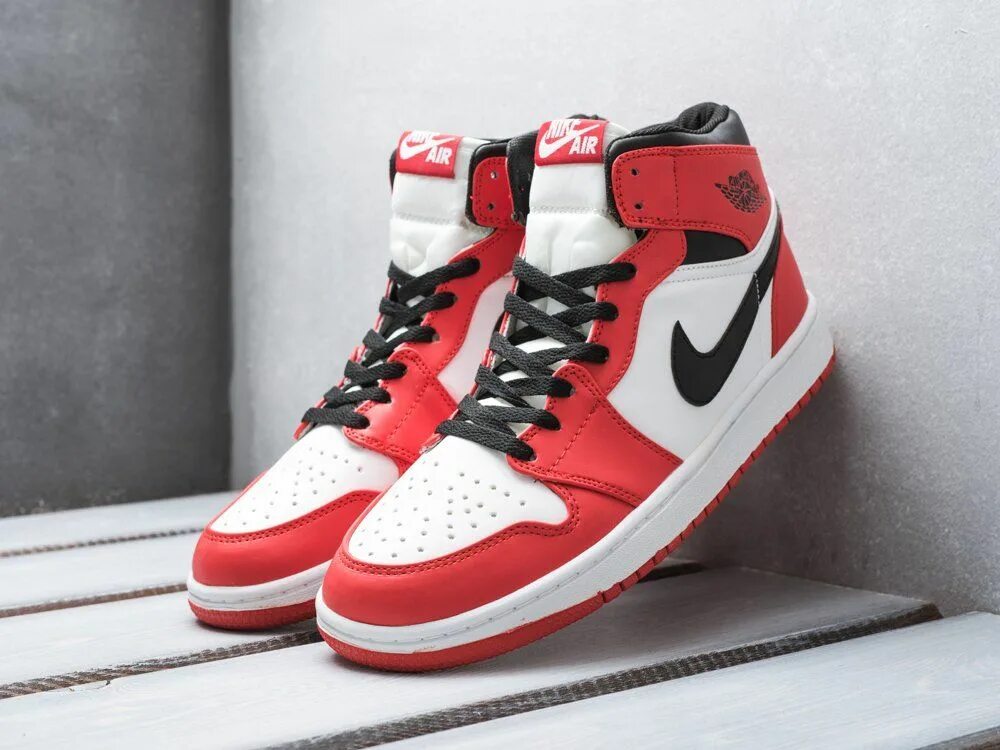 Найк джорданы оригинал цена. Nike Air Jordan 1. Nike Air Jordan 1 Red. Nike Jordan 1 Dior. Nike кроссовки Jordan 1.