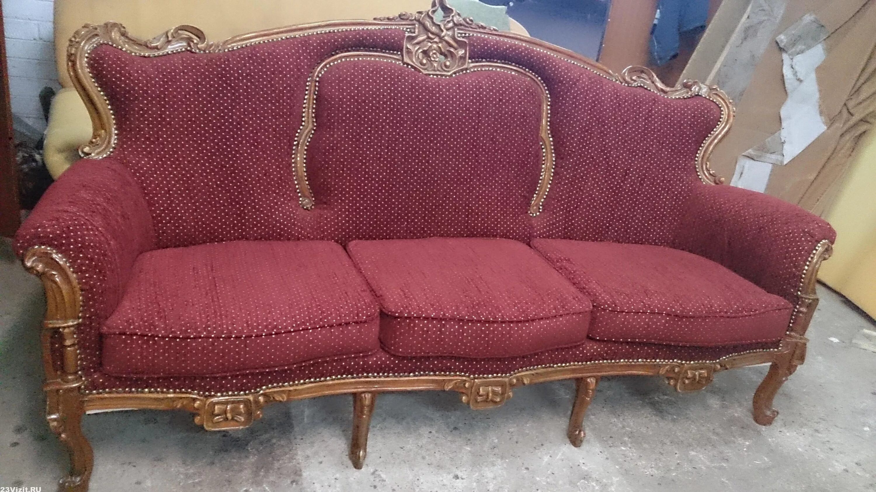 мягкая мебель из кавказа. реставрация мягкой мебели в грозном. старинная мягкая мебель. отреставрированный диван. ремонт мягкой мебели краснодар.