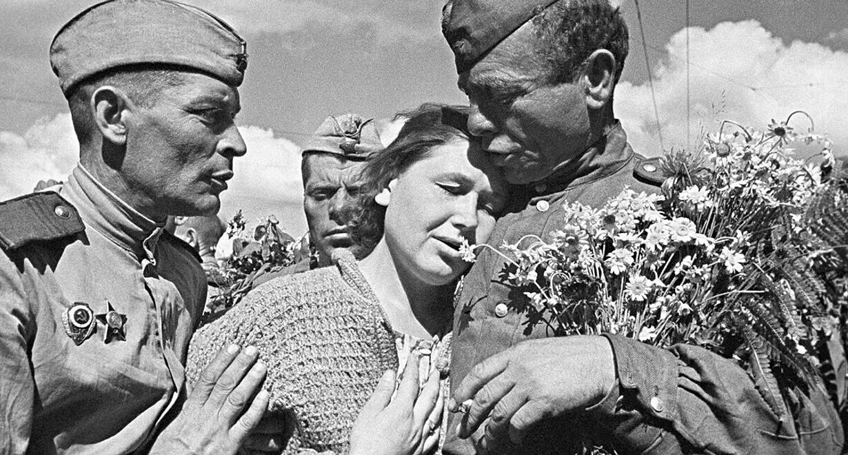 Военные фотографии победа. Победа в Великой Отечественной войне. Встреча солдата.