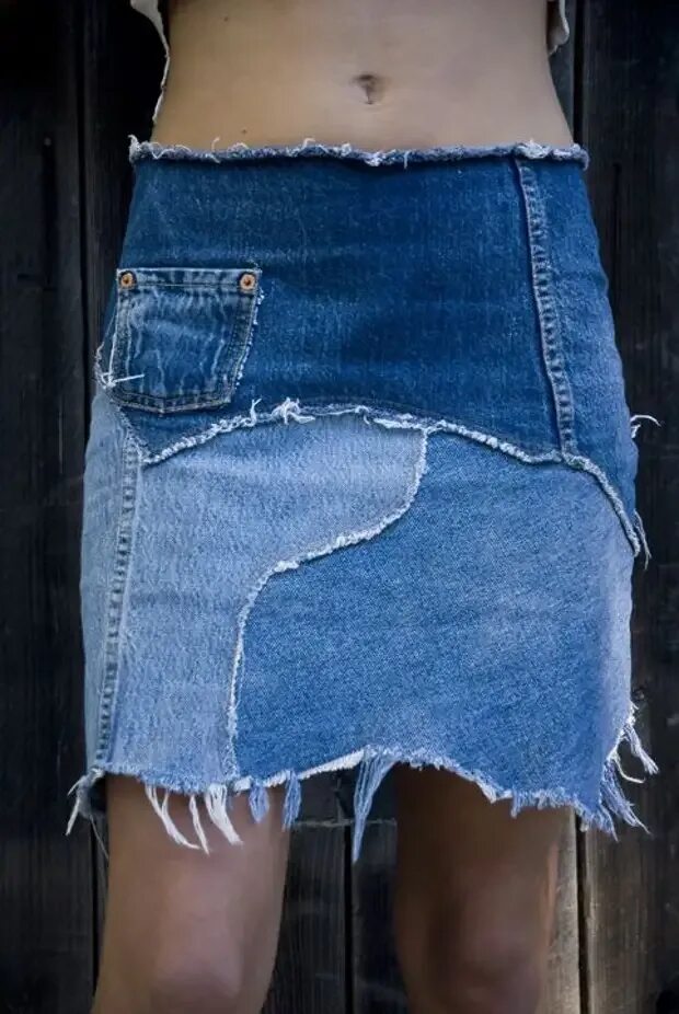 Переделка джинсовой юбки. Юбка джинсовая. Перешить джинсовую юбку. Юбка из остатков джинсов.