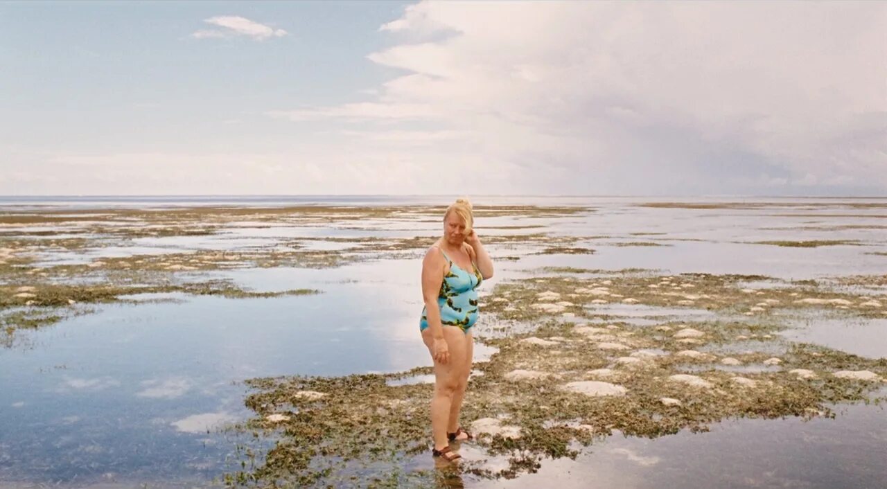 Рай любовь 2012 кадры. Рай- любовь - paradies- liebe (2012. Ульрих зайдль рай любовь. Рай- любовь - paradies- liebe (2012. Рай любовь фильм 2012.