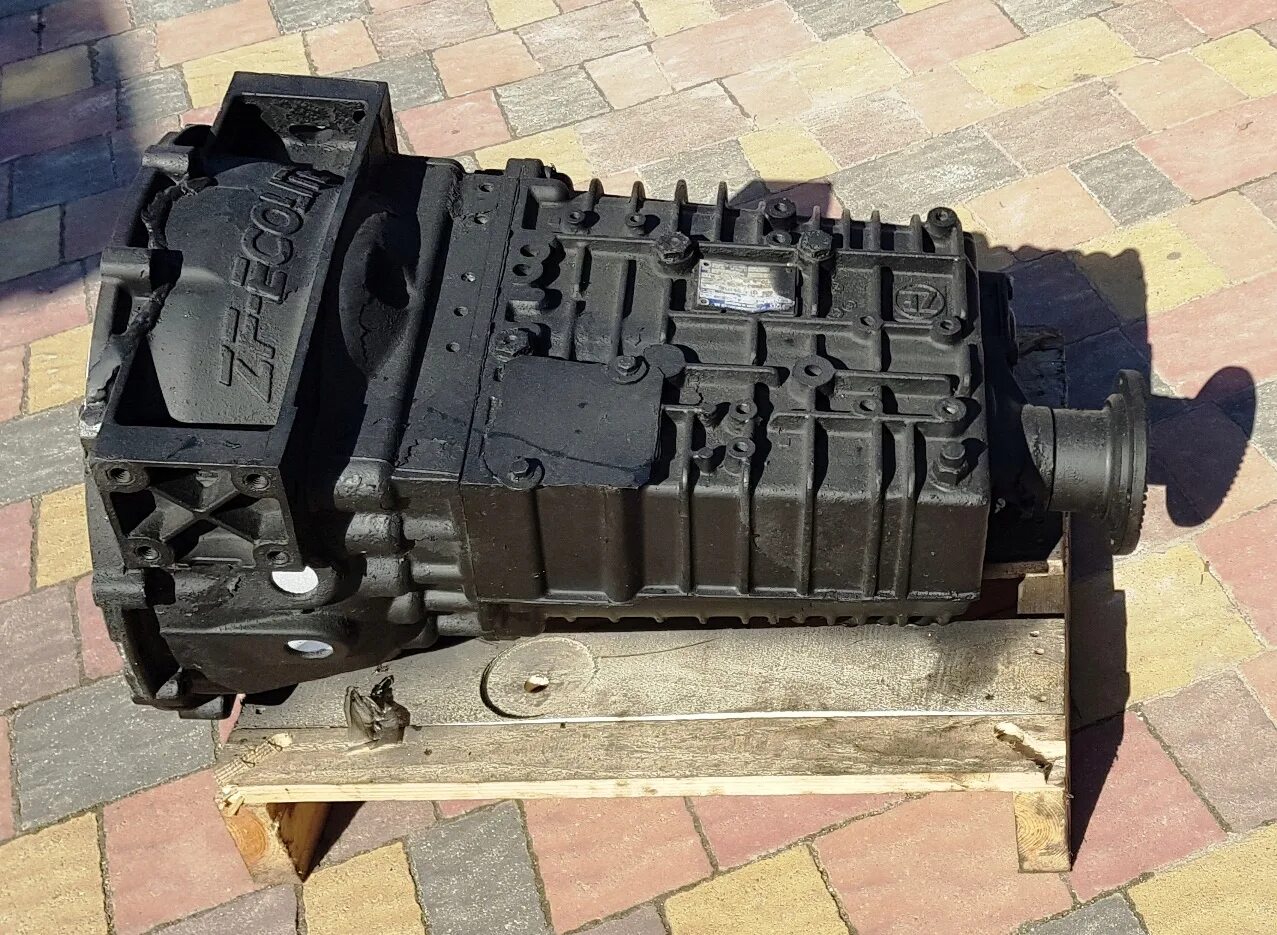 6s 850. Кпп zf 6wf200. 6s-850-to главный вал. Коробка передач на даф. Кпп zf 6 iveco.