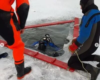 Со дна водоема поднимается