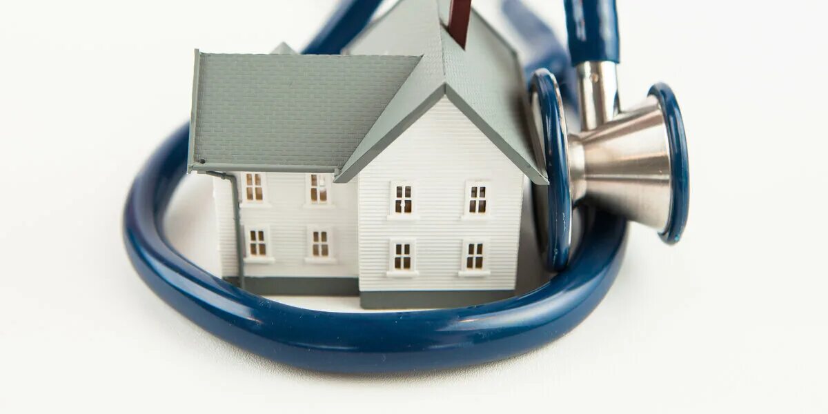 Врач на дом. Терапевт на дом. Вызов врача на дом. Врач с телефоном. Картинка вызов врача на дом для детей.