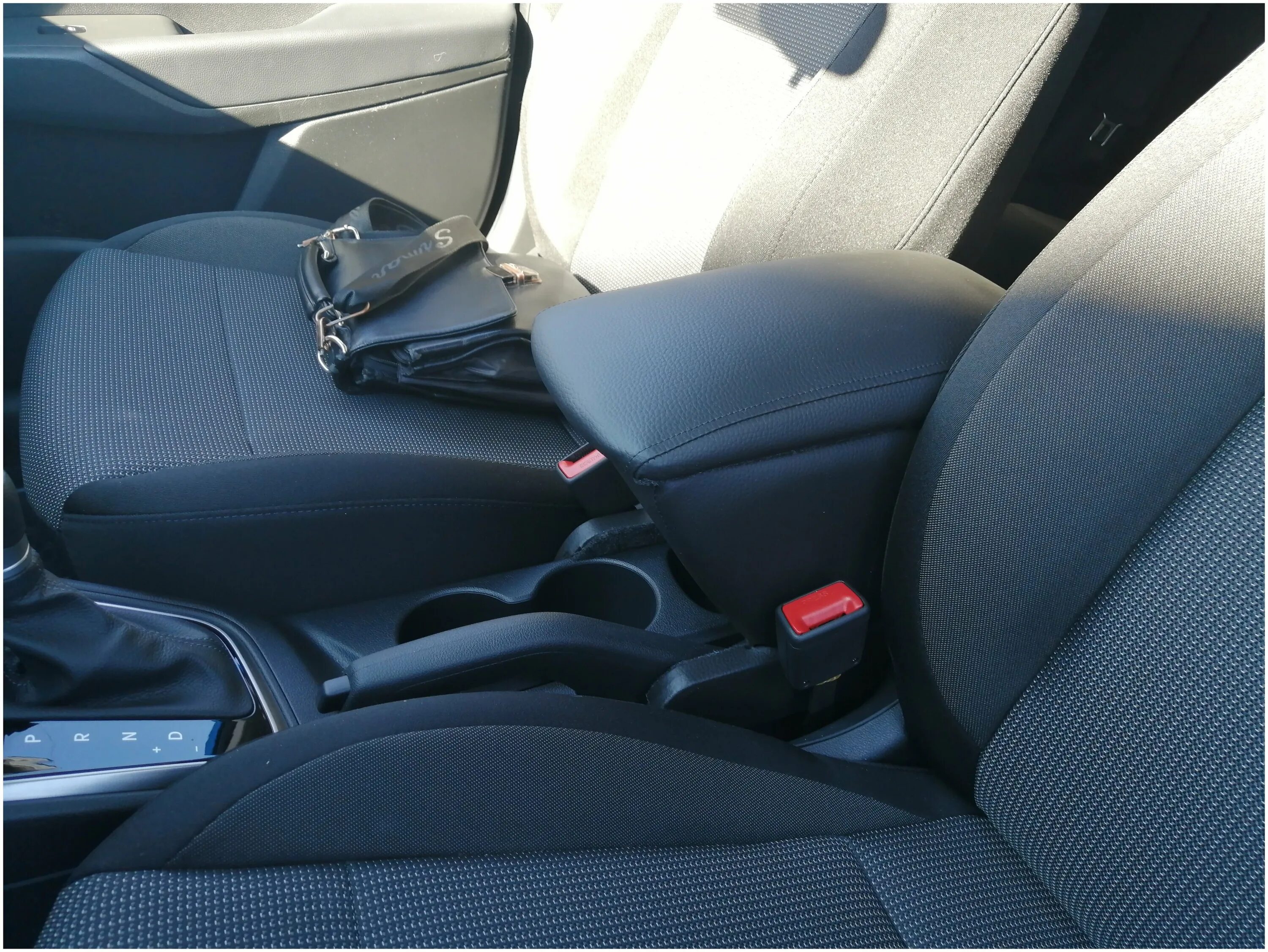 Подлокотник солярис 2. Подлокотник hyundai solaris 2. Подлокотник solaris. Подлокотник на хендай h78. Подлокотник хендай солярис 2021.