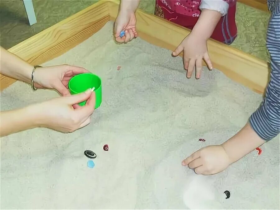 Песок для мелкой моторики. Сухой бассейн для мелкой моторики. Песок для детей. Песок мелкая моторика. Мелкая моторика с крупой.