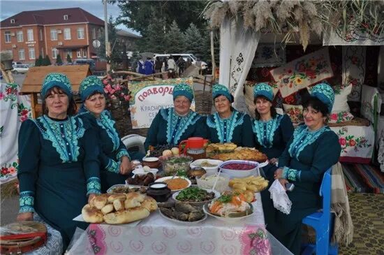 семья сокол ростовская область боковский район , сокол николай. село грачёв ростовская область боковский район. боковская школа ростовская область. станица боковская ростовская область с старый кирпичный дом. барахолка ст боковская ростовская область.