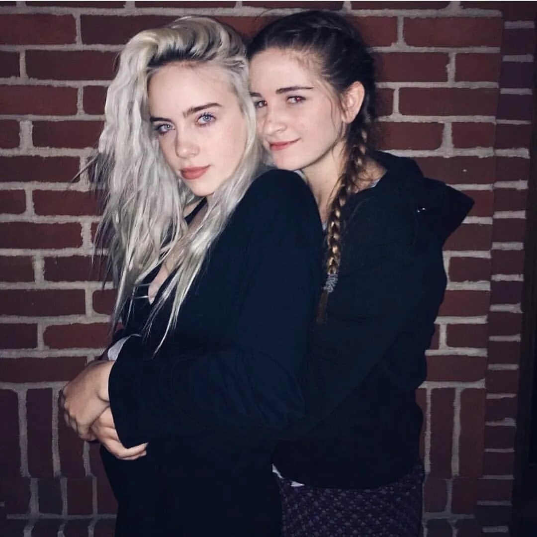 Billie eilish близнец. Билли айлиш с братом. Сестра билли. Близнец билли айлиш. Сестра билли.