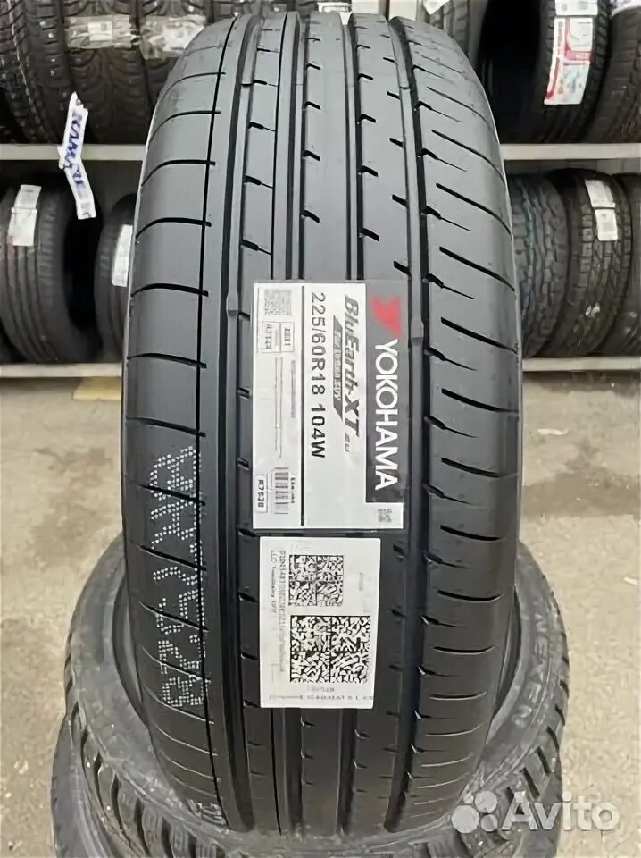 Yokohama bluearth xt 225 65 r17. Yokohama BLUEARTH-XT ae61. Yokohama BLUEARTH-XT ae61 летняя. Yokohama BLUEARTH-XT ae61 235/55 r17 103w. 225/60r18 104w Yokohama BLUEARTH-XT ae61.