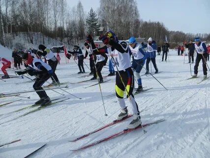В соревнованиях по лыжным гонкам для обгона