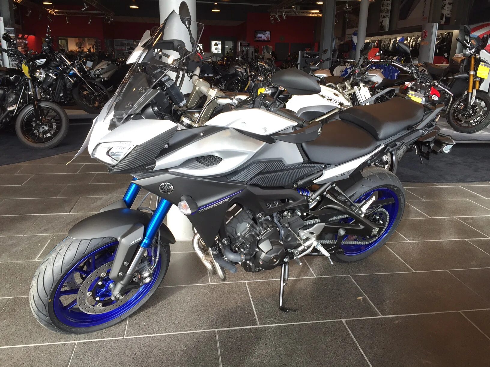 Yamaha MT-09 Tracer. Yamaha MT-09 Tracer 2016. Yamaha MT 09 Tracer 2015. Yamaha MT-09 Tracer ABS.