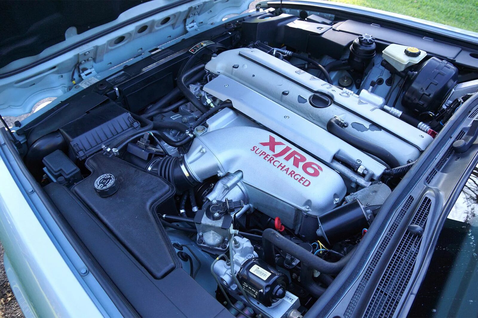 Ягуар xj двигатель. Ягуар xjr x300. jaguar x300 xjr engine. ягуар xj x300. jaguar xjr engine.