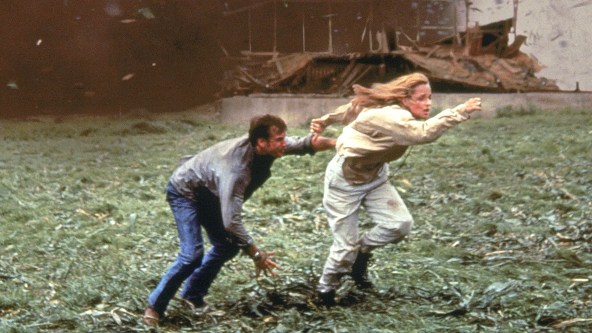 Best dance movies tornado. Охотники за торнадо фильм 1996. Best dance movies tornado. Торнадо фильм 1996 кадры. Best dance movies tornado.