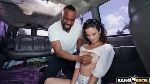 Jovan jordan sunshine tampa - Sunshine Tampa slides on huge black cock in t...