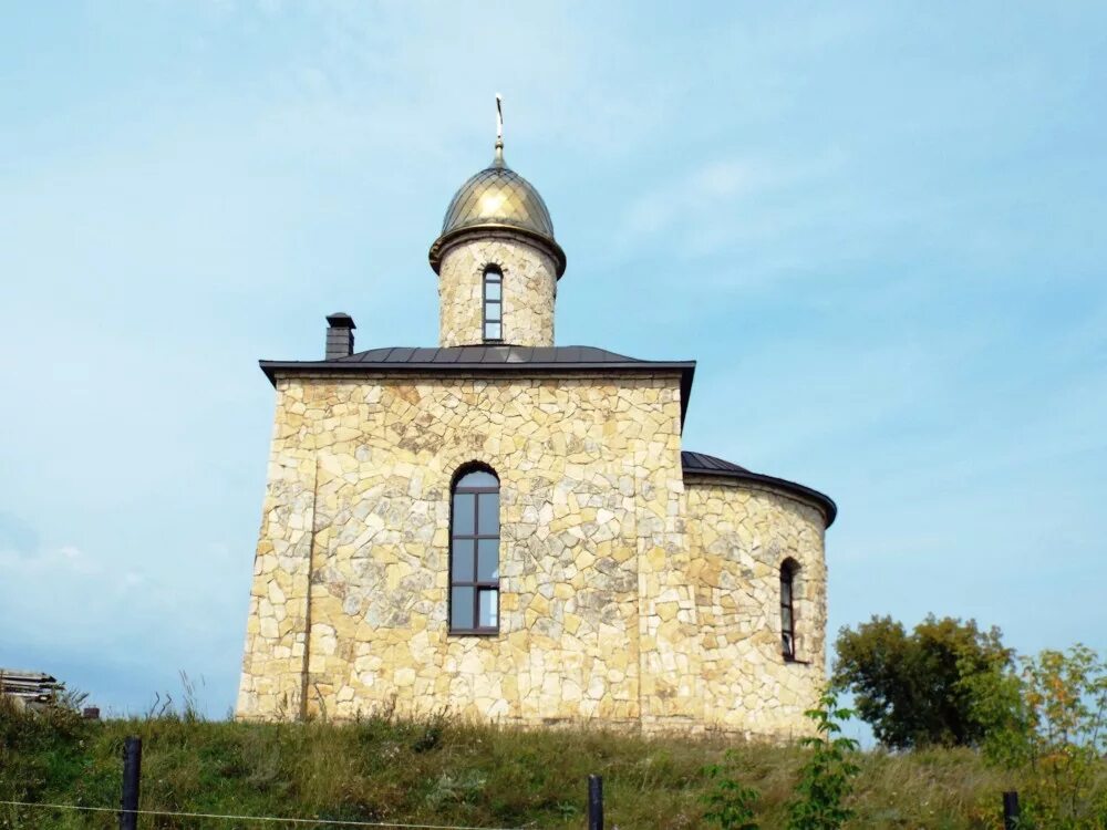 Икское устье кама. Икское устье татарстан. Село икское устье менделеевского района. Церковь уара казанского. Икское устье менделеевский район пляж.