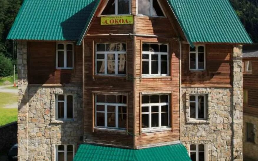 Гостиница колибри домбай. Гостиница сокол домбай. Альтарум домбай отель. Отель сокол домбай фото. Кемпинг-отель "сокол-кавказ" шедок.