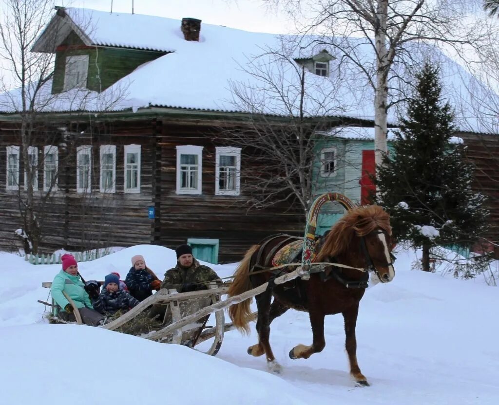 Реальность поселка каменка мезенского. Деревня Лампожня Мезенского района. Лампожня Мезенский район Архангельской области. Конный двор остров Мезенский район. Село Бычье Мезенский район Архангельской области.