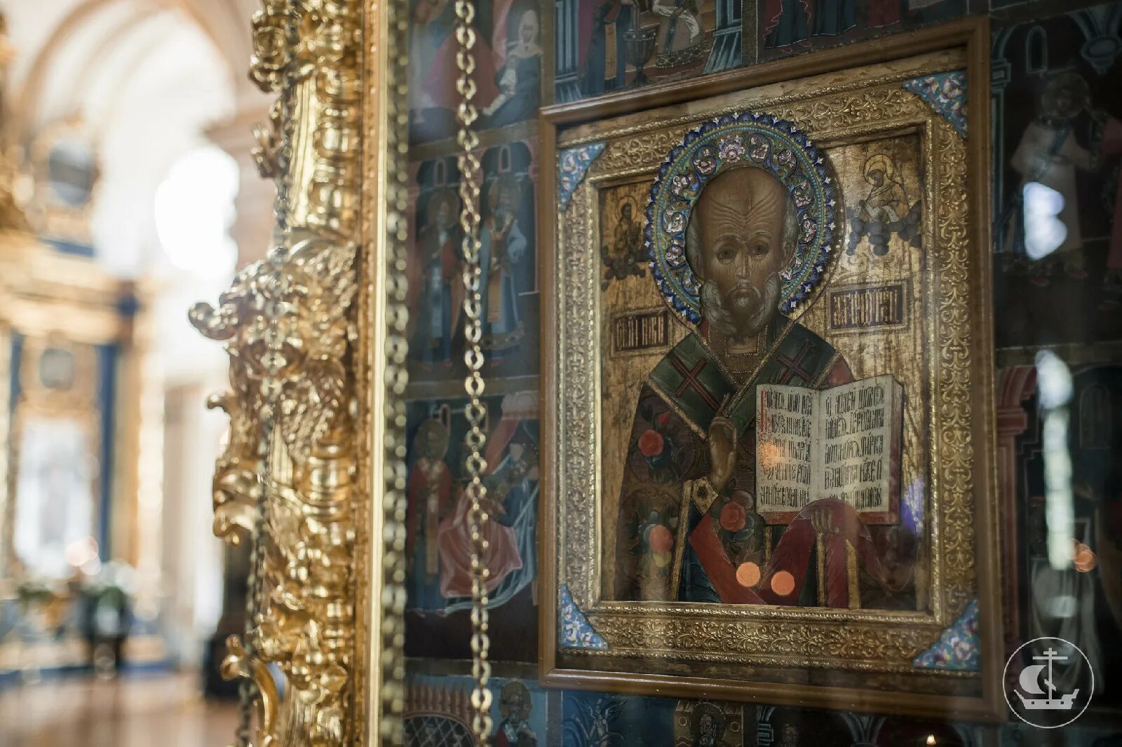 Никольский собор икона николая чудотворца. Николо-богоявленский морской собор иконостас. Чудотворная икона святителя николая. Икона в никольском соборе. Спб николо богоявленский морской собор.