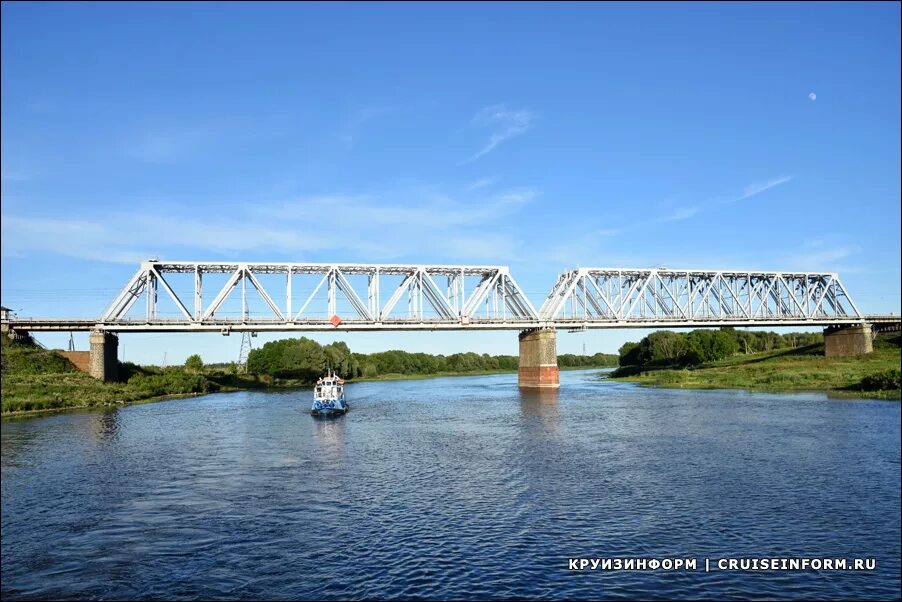 Коломенский мост через канал грибоедова в ленинграде. Коломенский мост. Канал грибоедова коломенский мост. Петербург володи ермака мост через реку. Железнодорожный мост коломна.