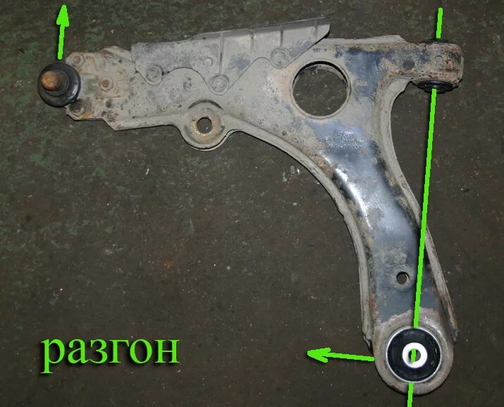Как проверить сайлентблоки передних рычагов. Сайлентблок переднего рычага Пассат б4. Сайлентблок переднего рычага задний Passat b3. Сайлентблоки передних рычагов Пассат б3. Нижний задний рычаг Фольксваген гольф 5 метка сайлентблоков.