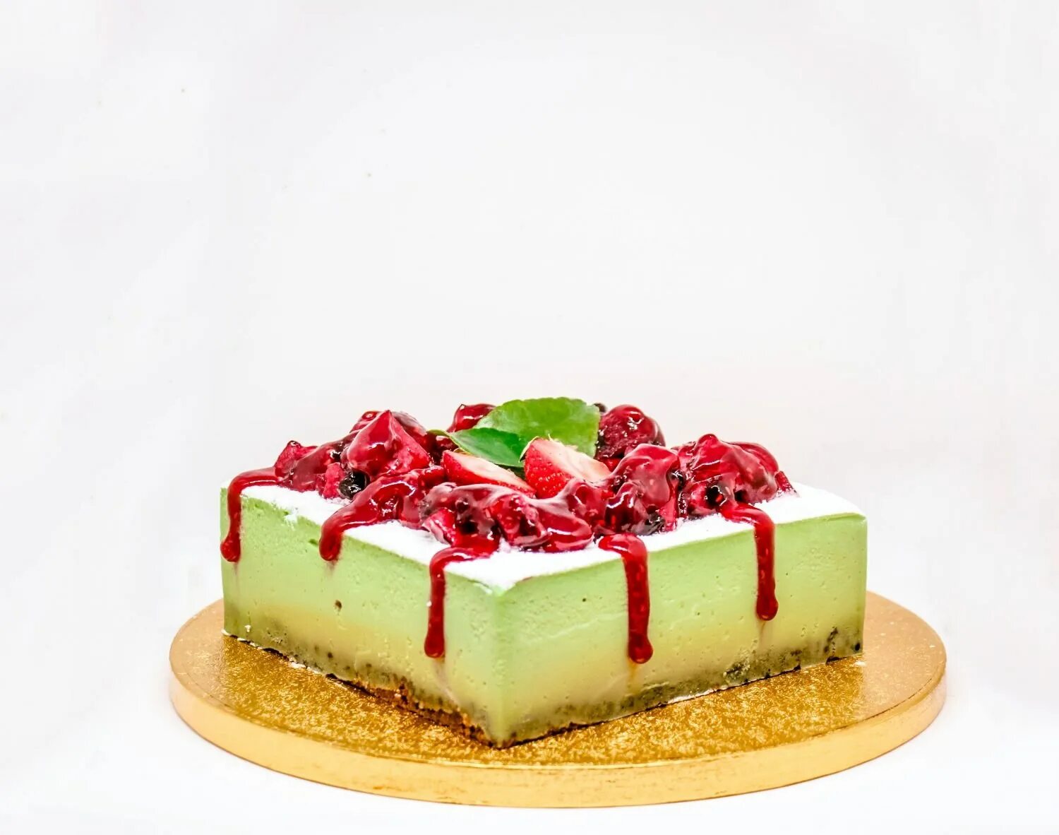 L cake. Зеленый чизкейк. Чизкейк Green Green. Чизкейк с зелеными веточками. Чизкейк зеленый чай.