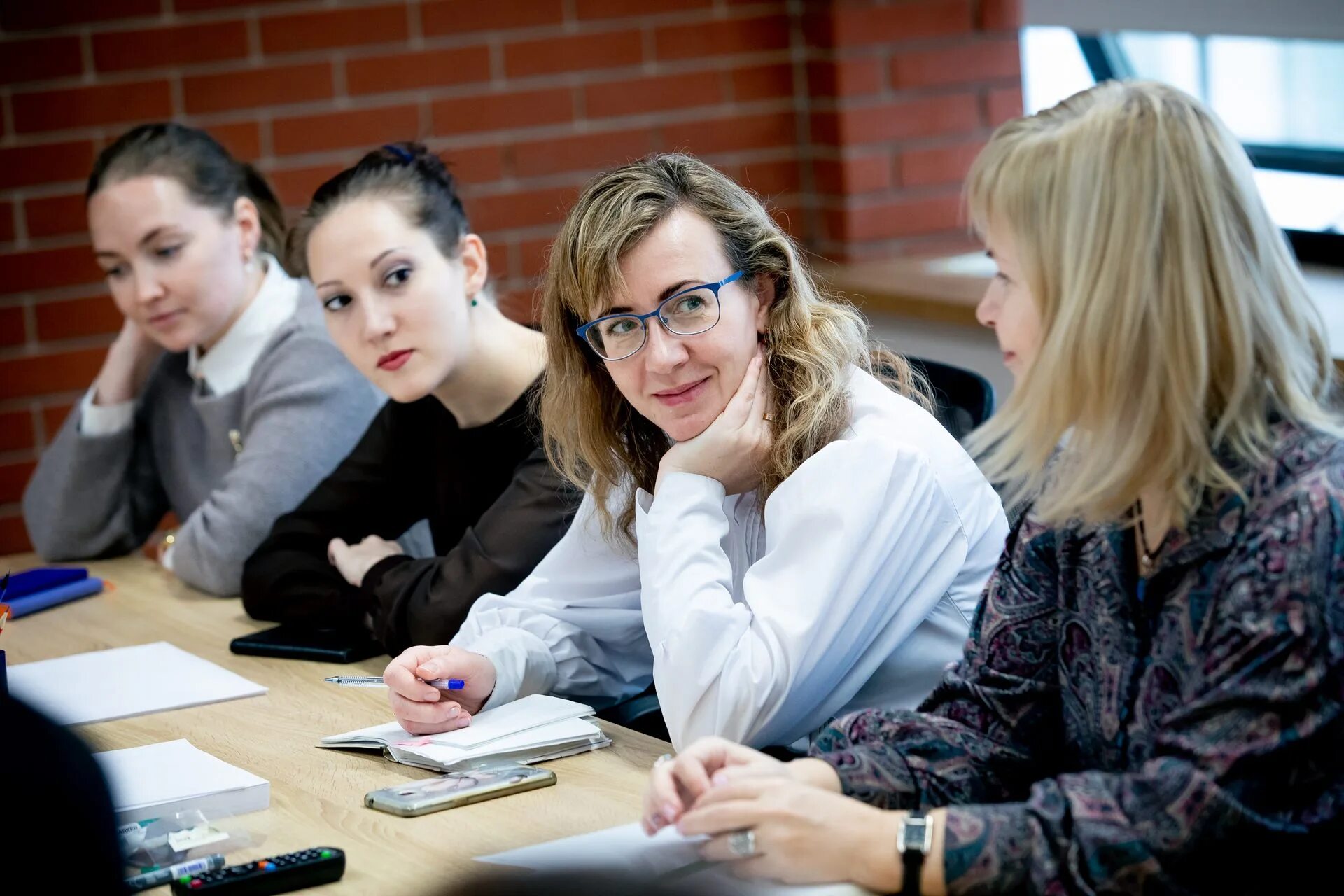 Институт подготовки преподавателей. Студенты на лекции. Институт подготовки преподавателей. Практические мероприятия универ. Практическое занятие в вузе.