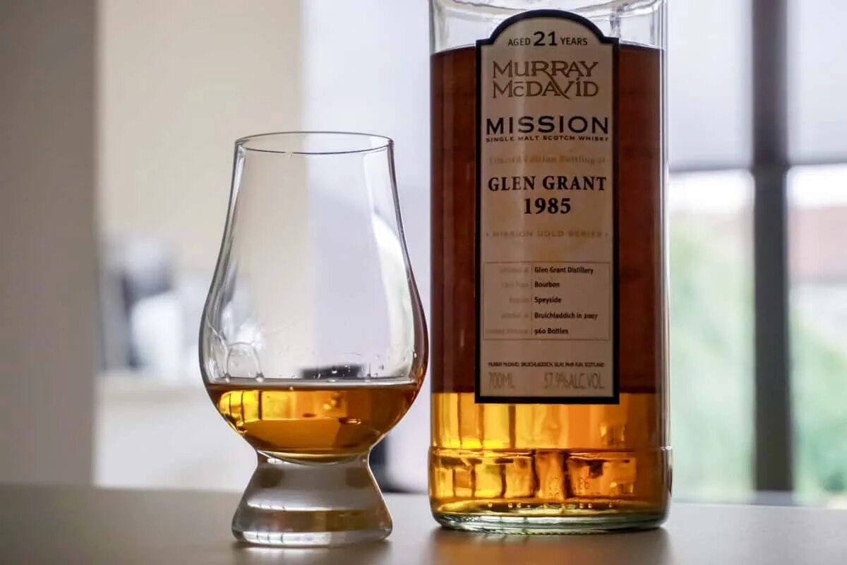 Виски glen clan. Glen Grant виски. Виски шотландский Glen Clan. Глен Мюррей виски. Глен Макен виски.