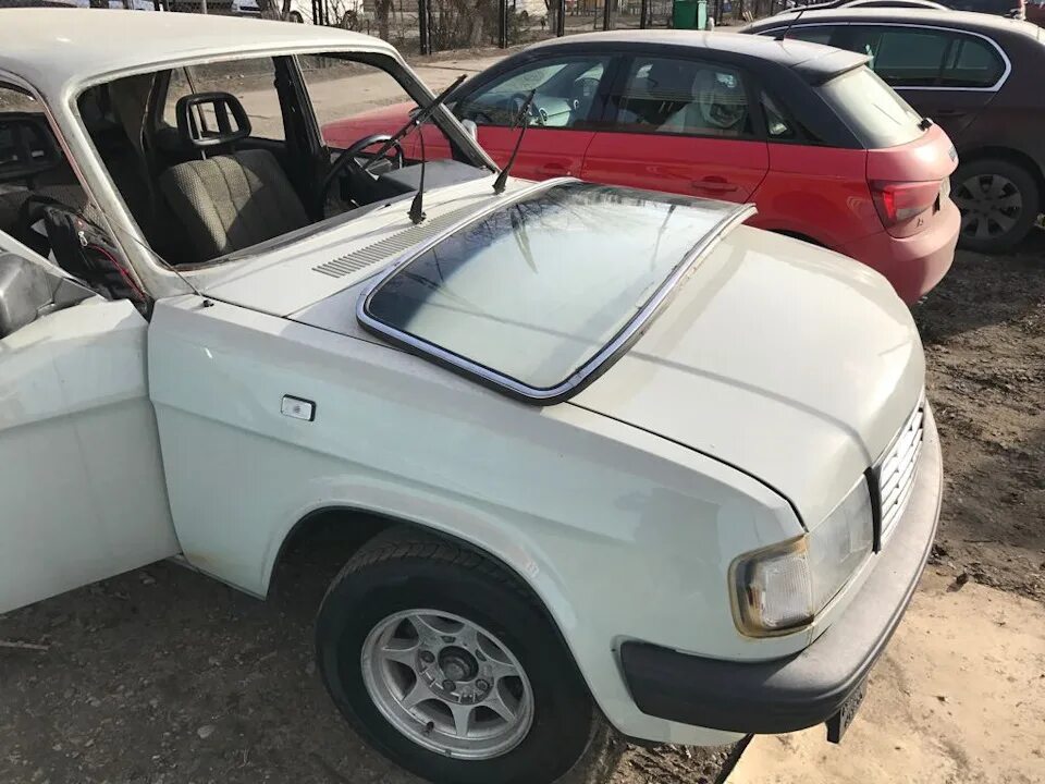 Стекло волга 3110. Лобовое стекло волга 3110. волга 31029 лобовое. лобовое стекло газ 3102. жёлтые стёкла волга.