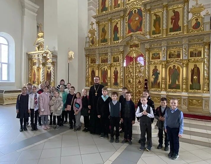 служба в алексеевском храме