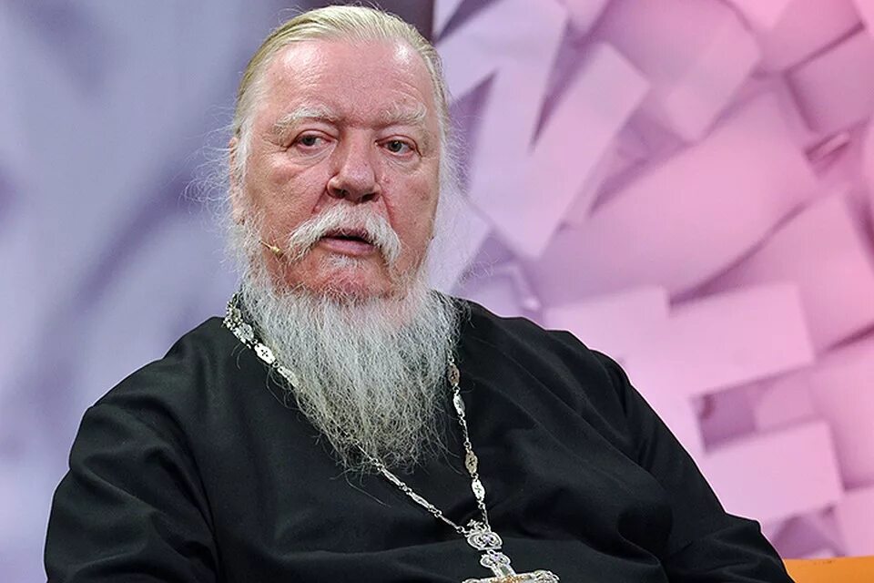 Монахи в православии. Дмитрий смирнов священник. Отец серафим оптина пустынь. Евгений большов бывший священник. Священники уходят.