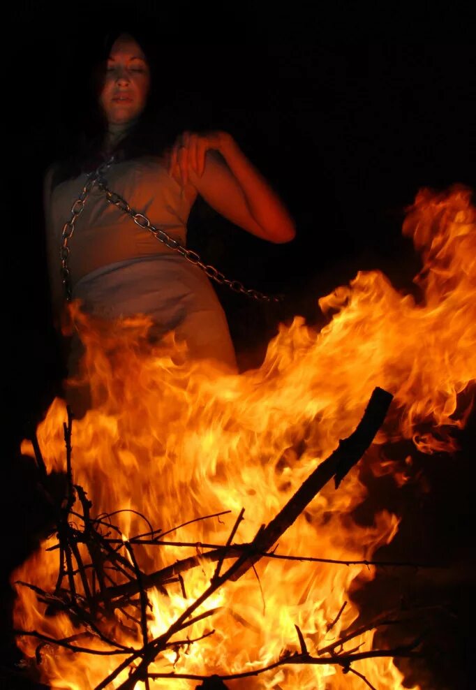 сжигание девушек