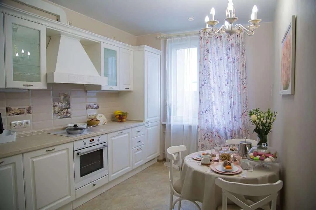 Маленькие кухни в стиле прованс. Кухня в стиле прованс в малогабаритной кухне. Угловая кухня в стиле прованс 9м2. Спальня 10 кв м прованс. Кухня в стиле прованс 12 кв м.