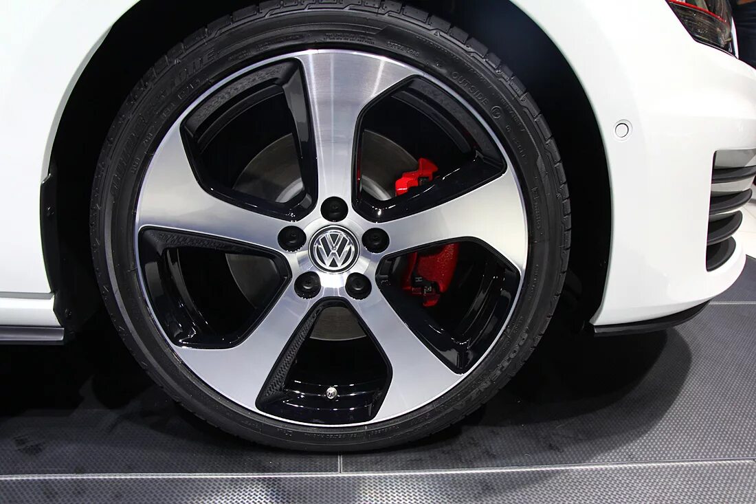 Диски 17 тюмень. Диски формула р17. Vossen vfs2 r19 5x114. Sakura wheels 3239. Vossen cv4 r17 5x112.