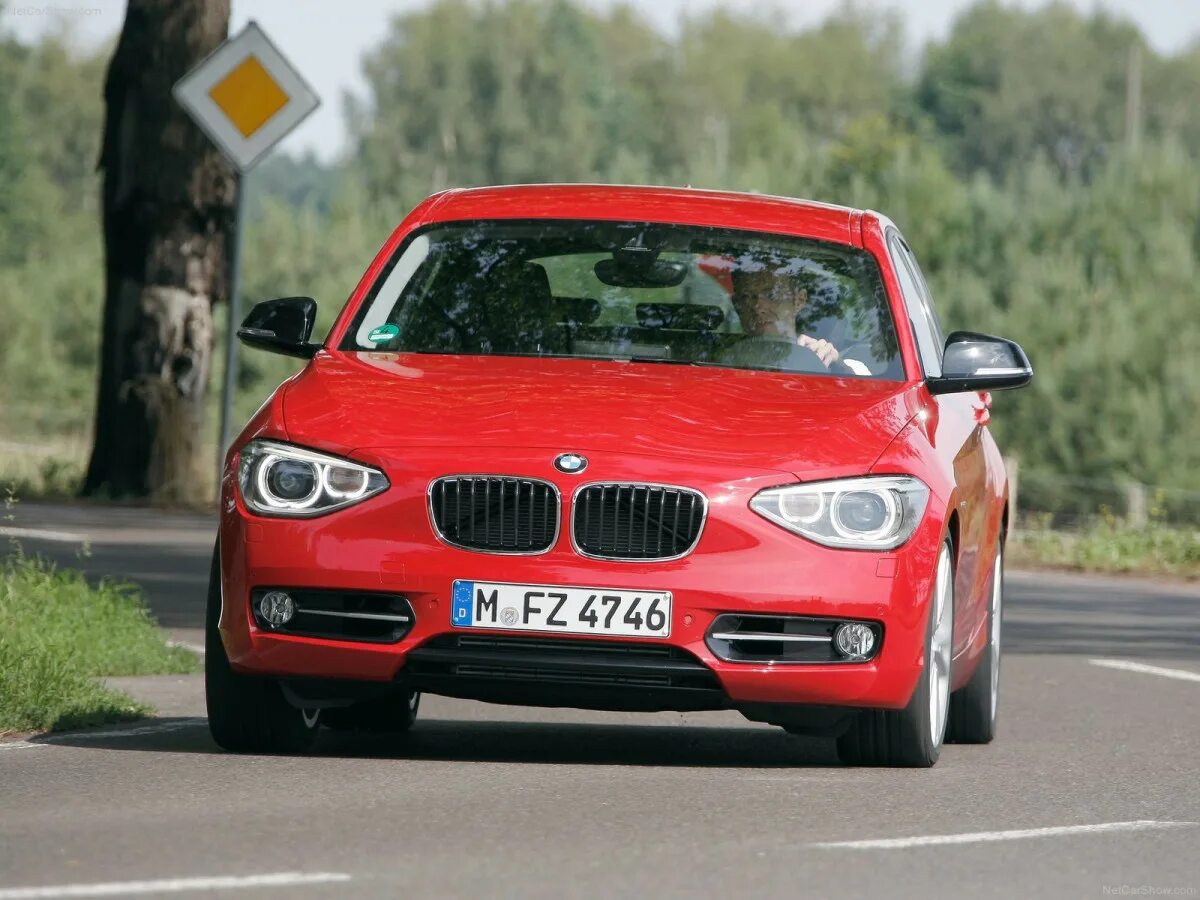 BMW 1 Series 2012. BMW 1 2011. BMW 1 Series 2011. БМВ м1 хэтчбек.