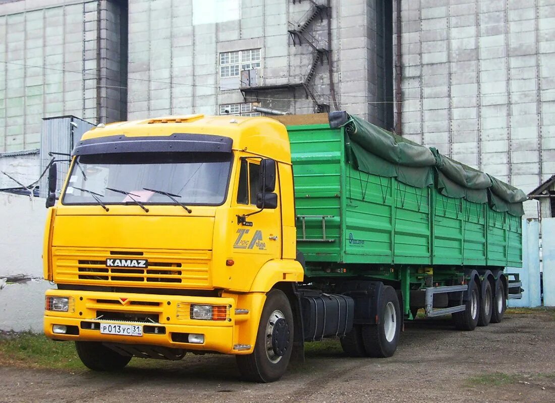 Камаз зерновоз. Камаз 5460 зерновоз. камаз тягач 5460 зерновоз. камаз 5460 сельхозник. камаз 5460 с полуприцепом зерновоз.