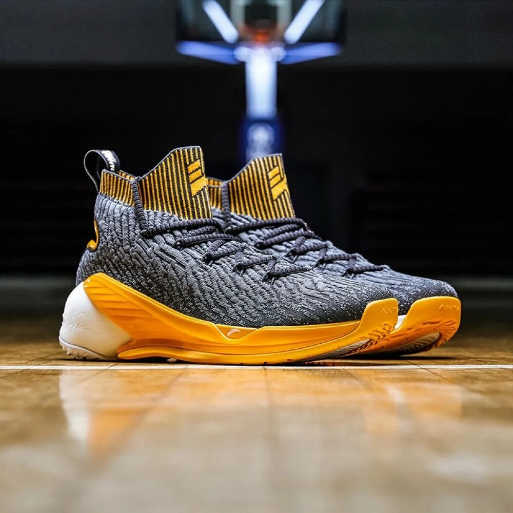 Кроссовки баскетбольные anta klay thompson 4. Баскетбольные кроссовки anta kt5. Anta klay. Anta klay. Кроссовки anta klay thompson.