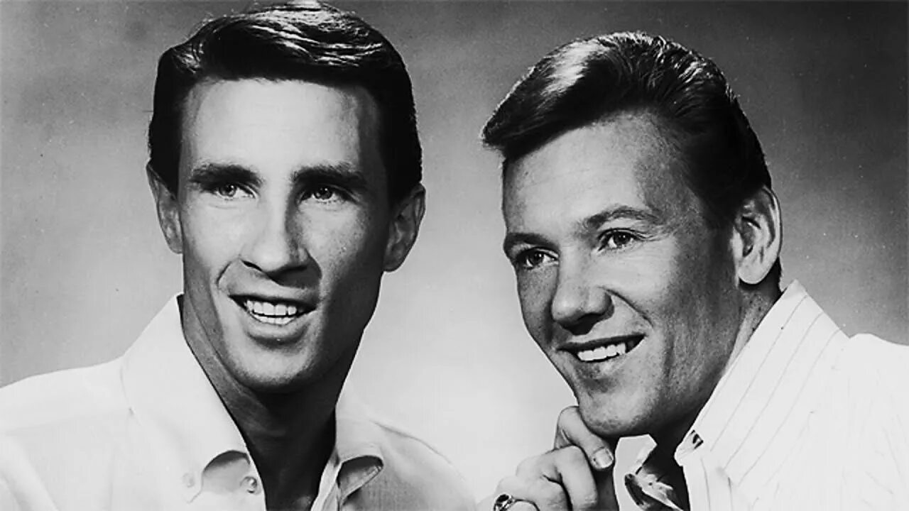 The righteous brothers unchained melody. The Righteous brothers. Brothers the Righteous brothers. The Righteous brothers Unchained.