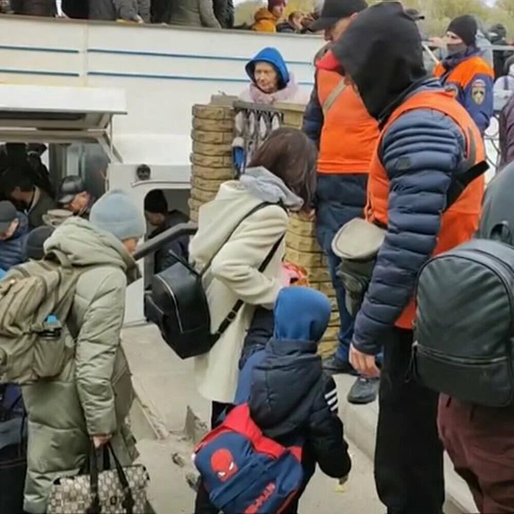 вынужденная эвакуация. население при эвакуации. объясните механизм вынужденного движения людей назовите. беженцы и переселенцы. карта эвакуации ленинграда.