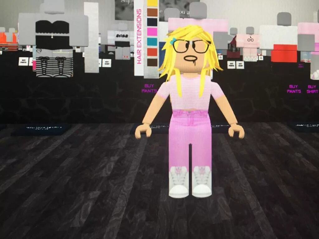 Красивая одежда в roblox. Одежда из роблокса. розовая одежда в роблокс. одежда роблокс для девочек. красивая одежда из роблокса.