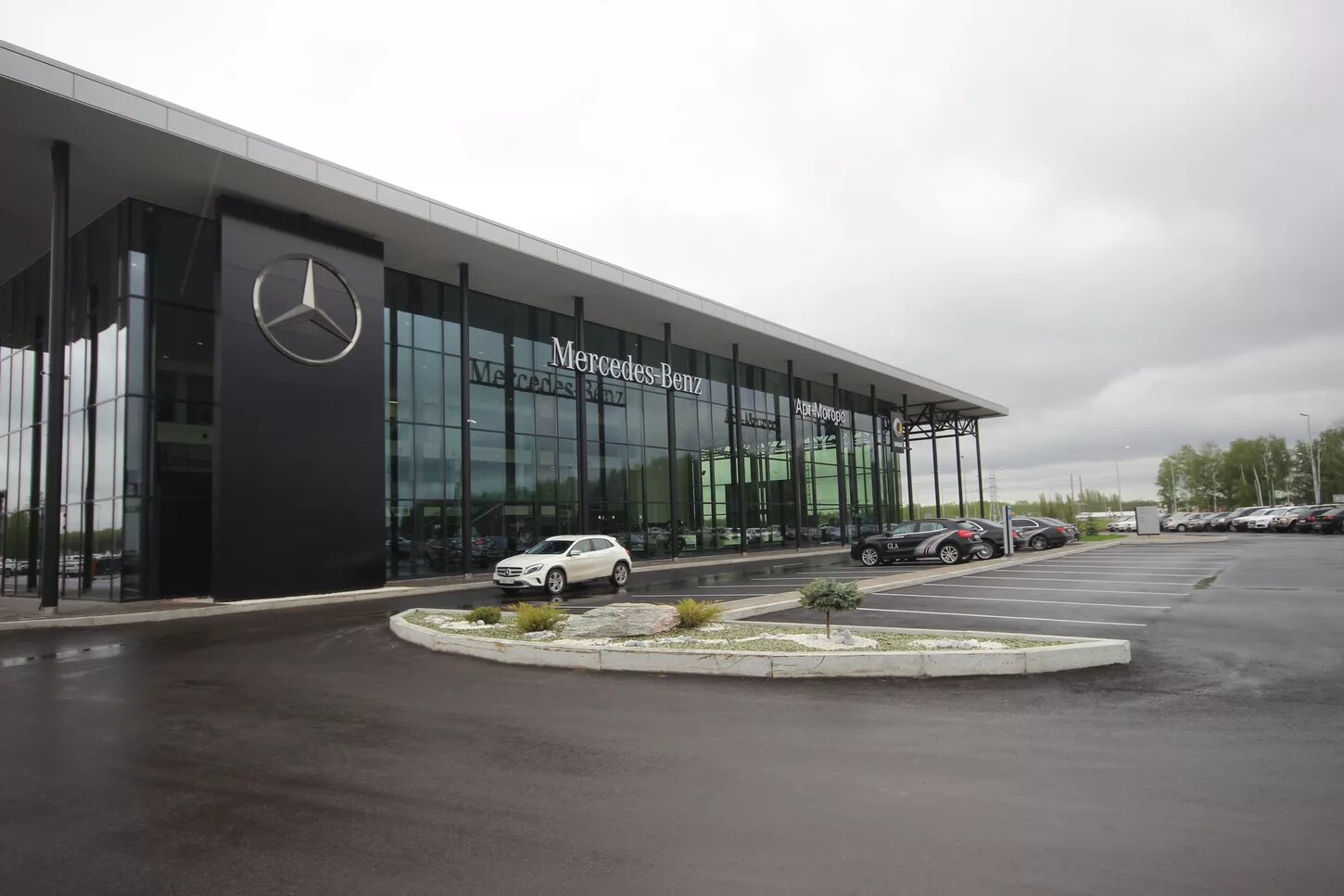 Mercedes benz красноярск. Звезда сибири красноярск мерседес. Мерседес центр тирасполь. Рудный автосалон мерседес-бенц. Мерседес-бенц красноярск.